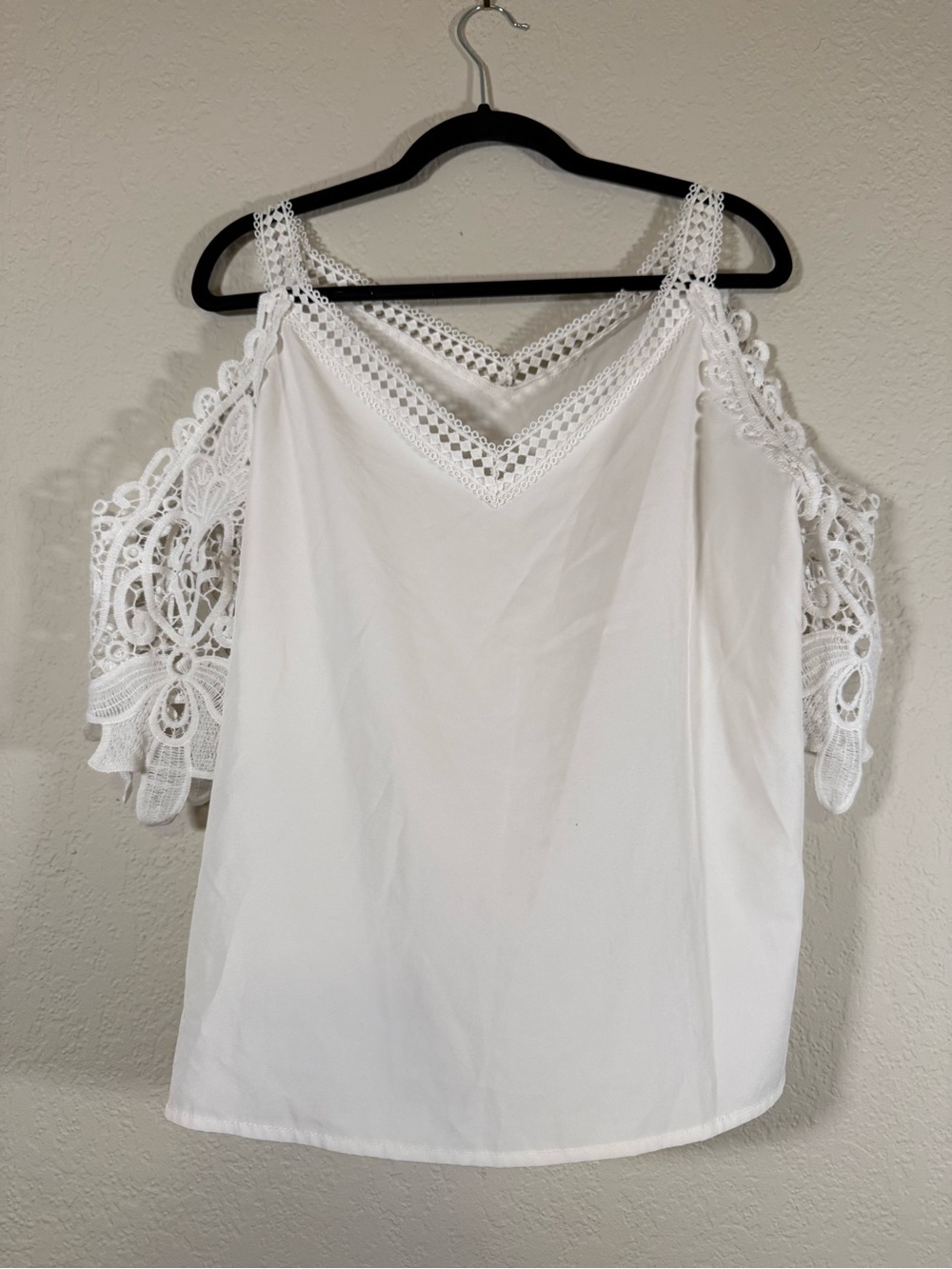 Cold-Shoulder Lace Trim White Top Blouse Women's Large